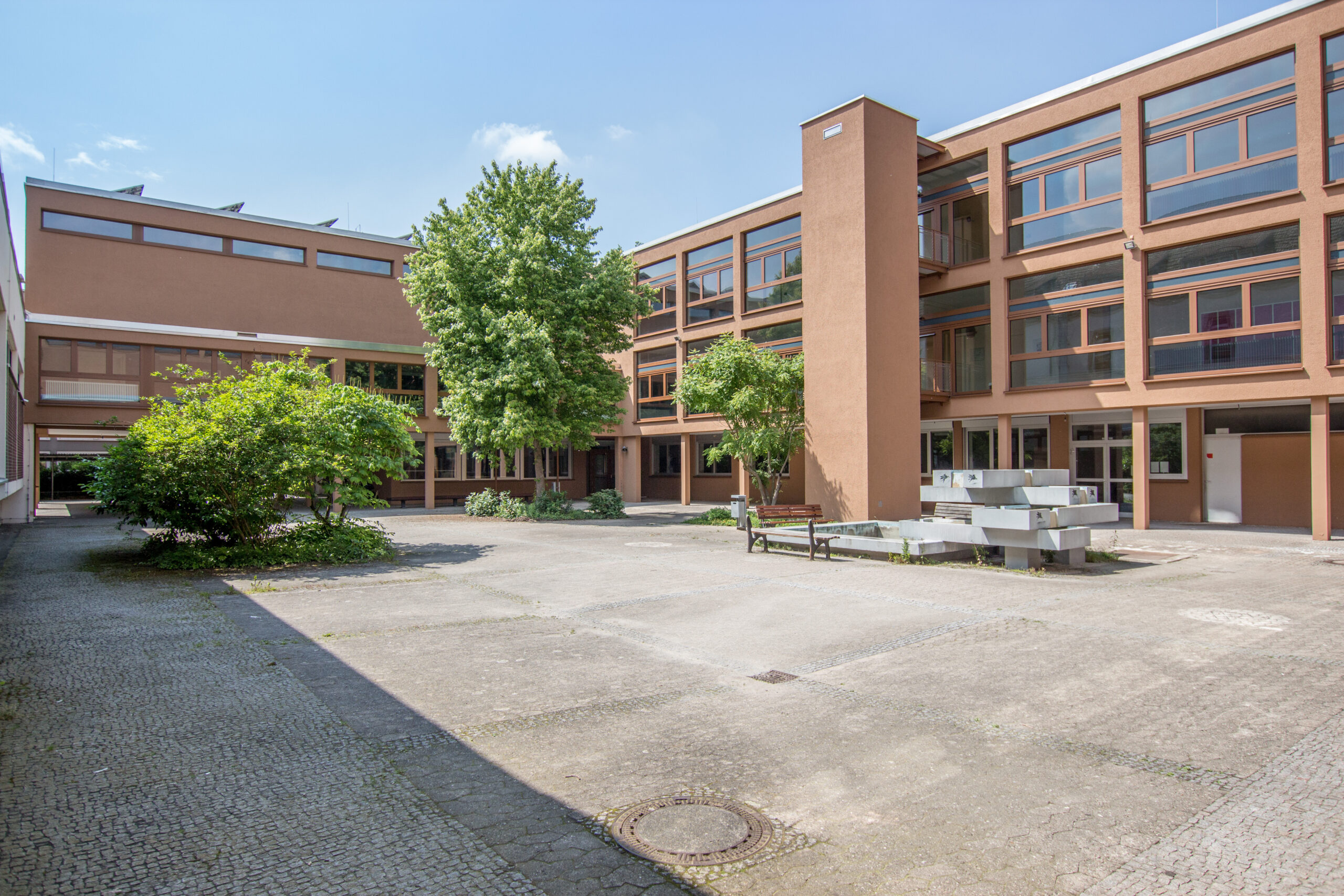 Saniertes Schulegeb - 2016_01